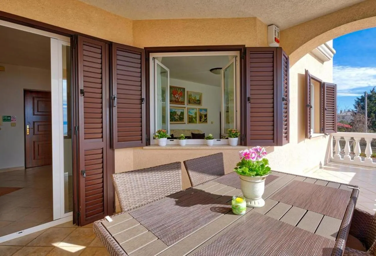 Monte Beach Apartments